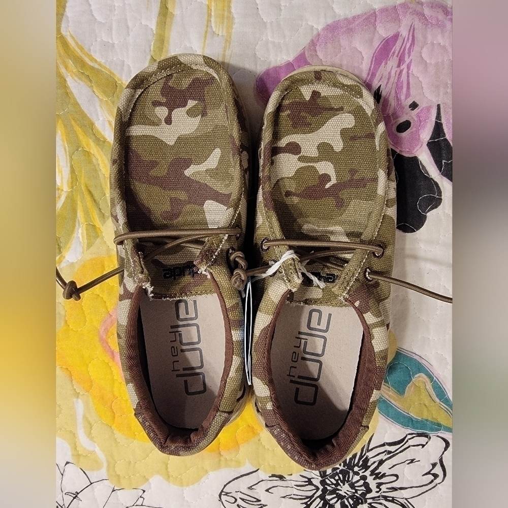 NWY Hey Dude Wally Youth Camo Slip On Sneakers - Picture 4 of 8